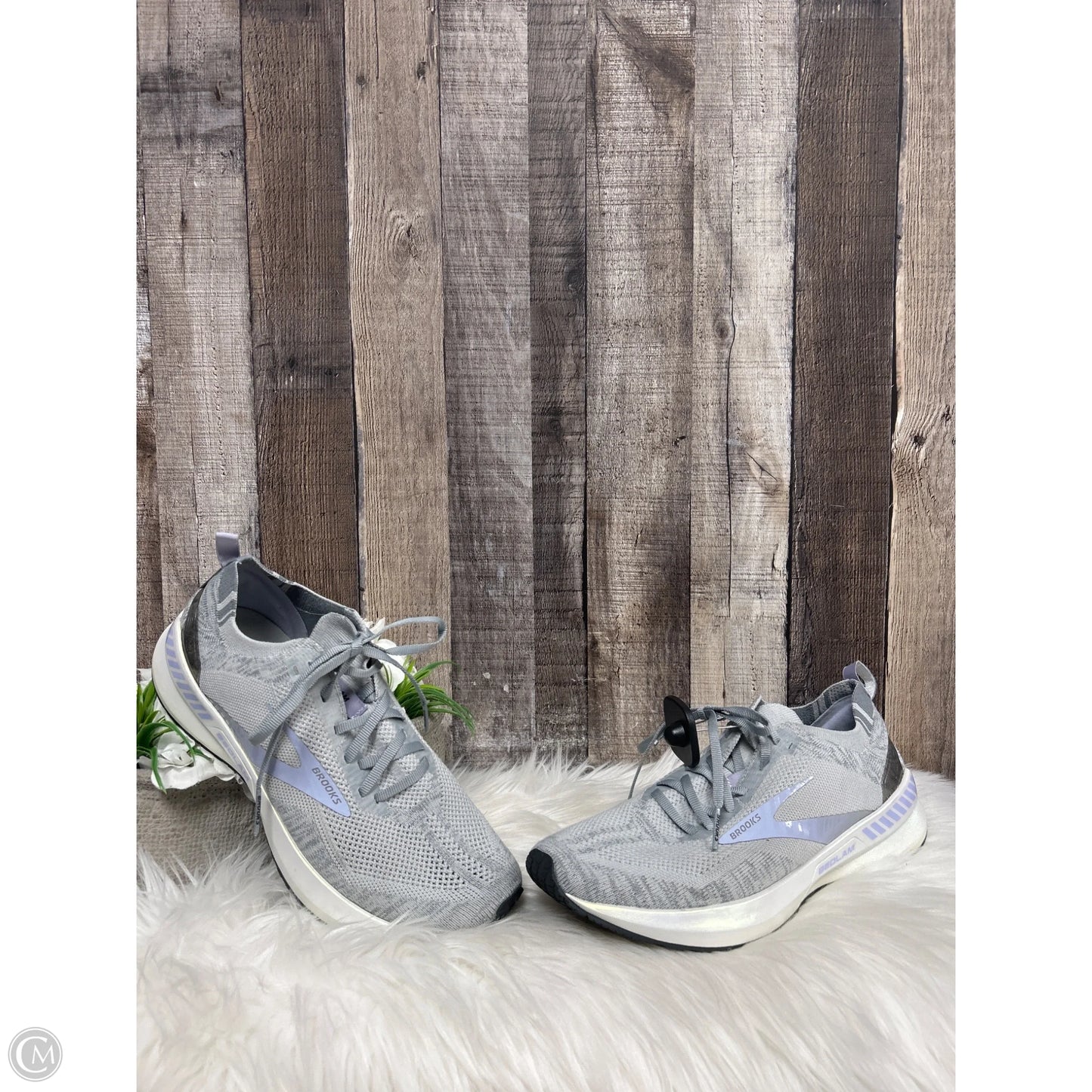 Shoes Athletic By Brooks In Grey, Size: 10