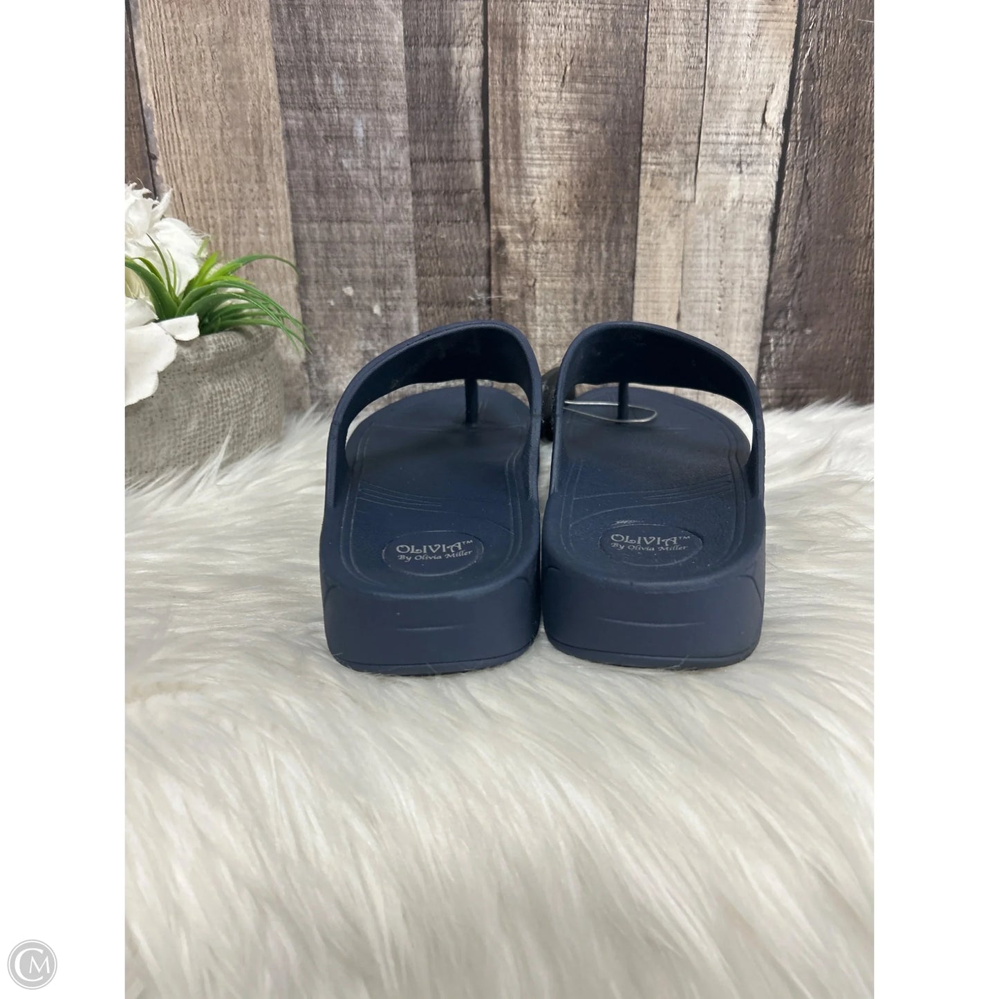 Sandals Flats By Olivia Miller In Navy, Size: 10