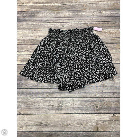 Shorts By Shein In Black & White, Size: L