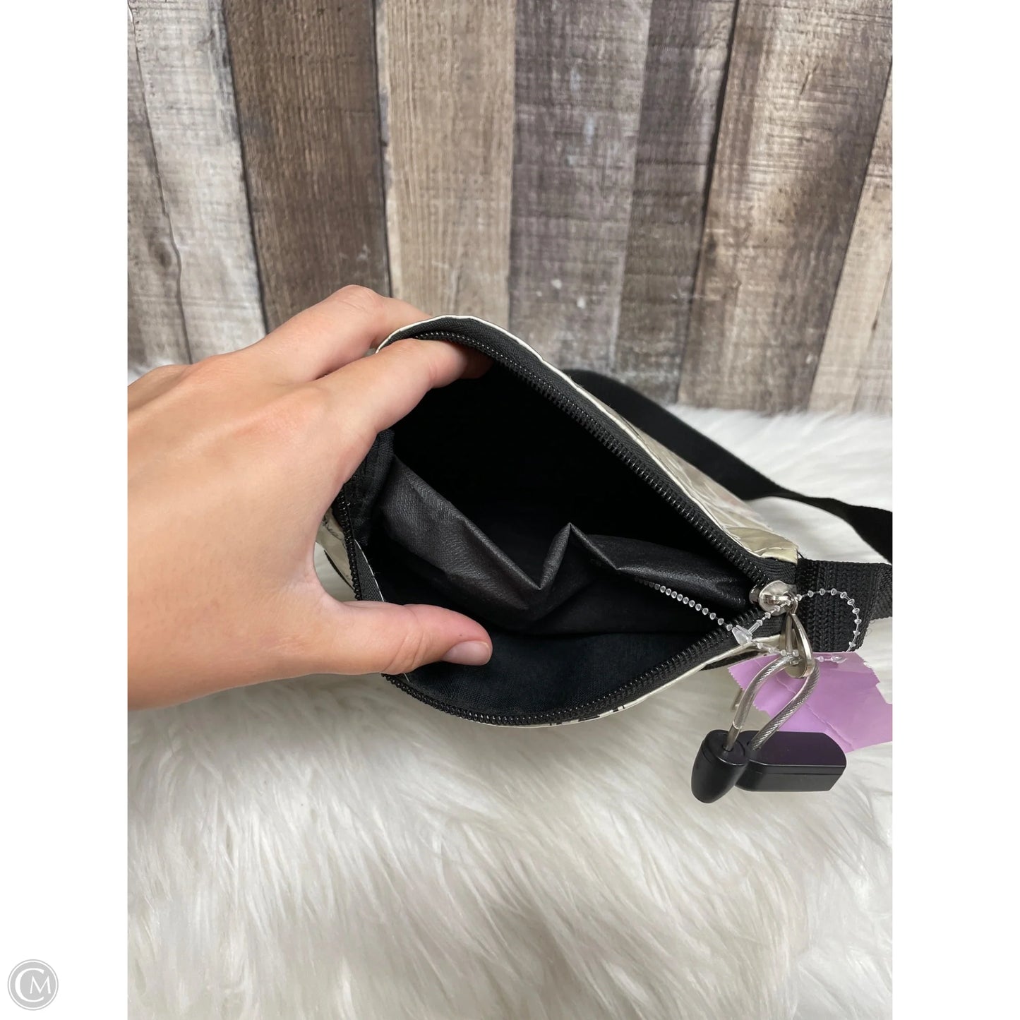 Crossbody By Cmf, Size: Medium