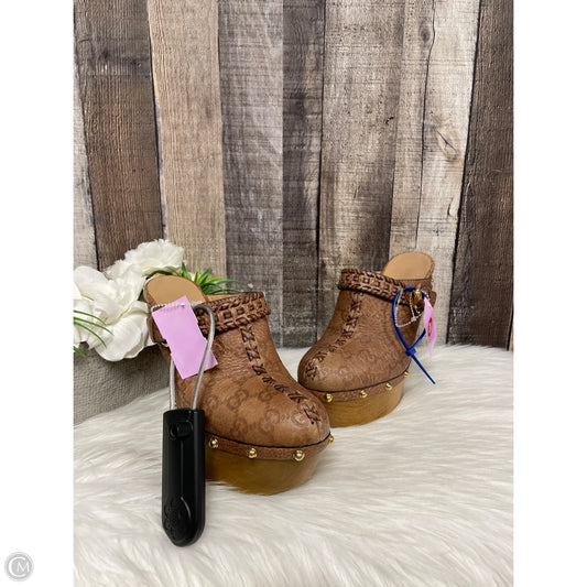 Shoes Luxury Designer By Gucci In Brown, Size: 9