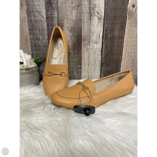 Shoes Flats By White Mountain In Tan, Size: 7.5