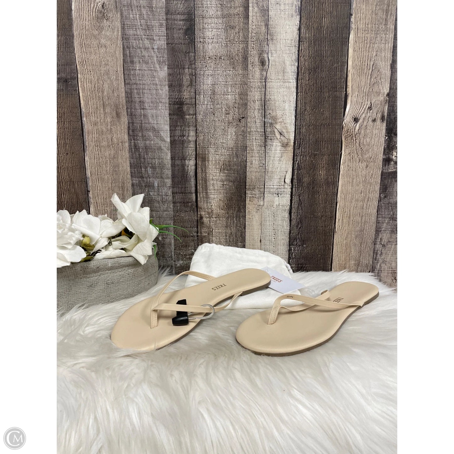 Sandals Flip Flops By Cmc In Beige, Size: 9
