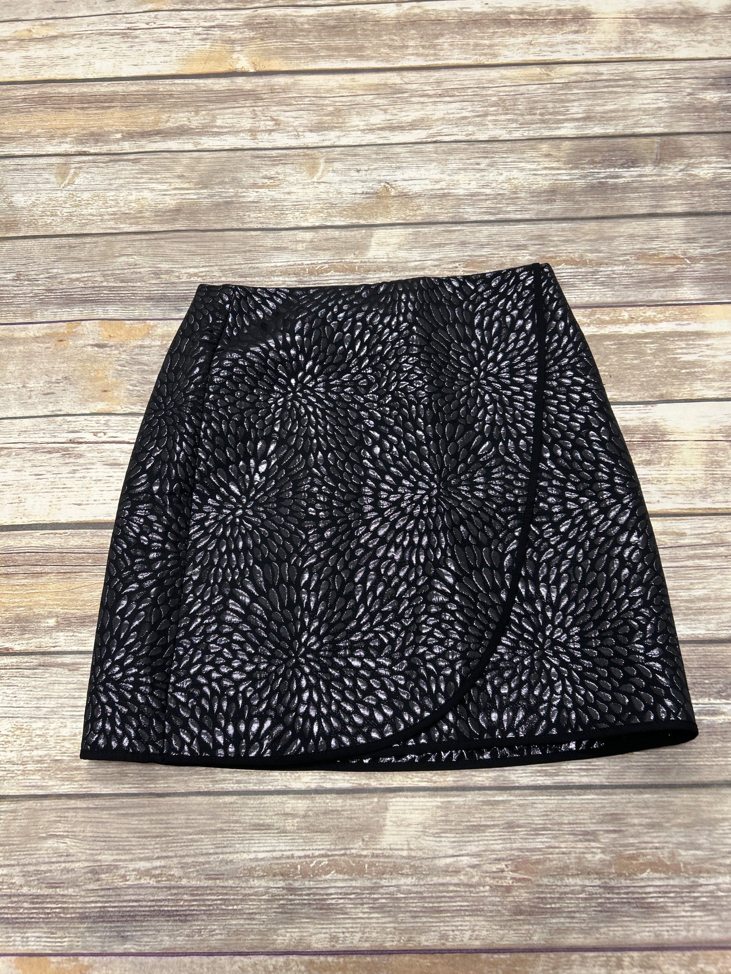 Black Skirt Mini & Short Loft, Size 2