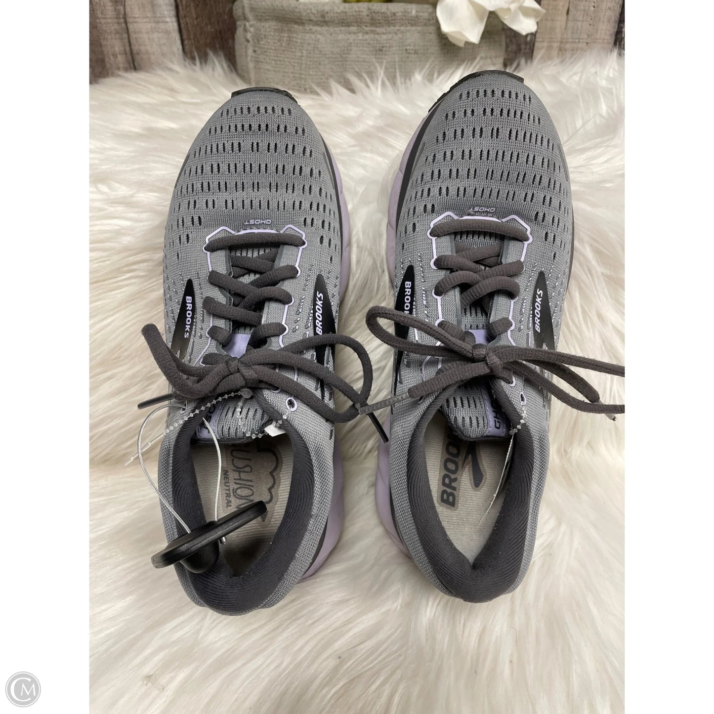 Shoes Athletic By Brooks In Grey, Size: 7.5