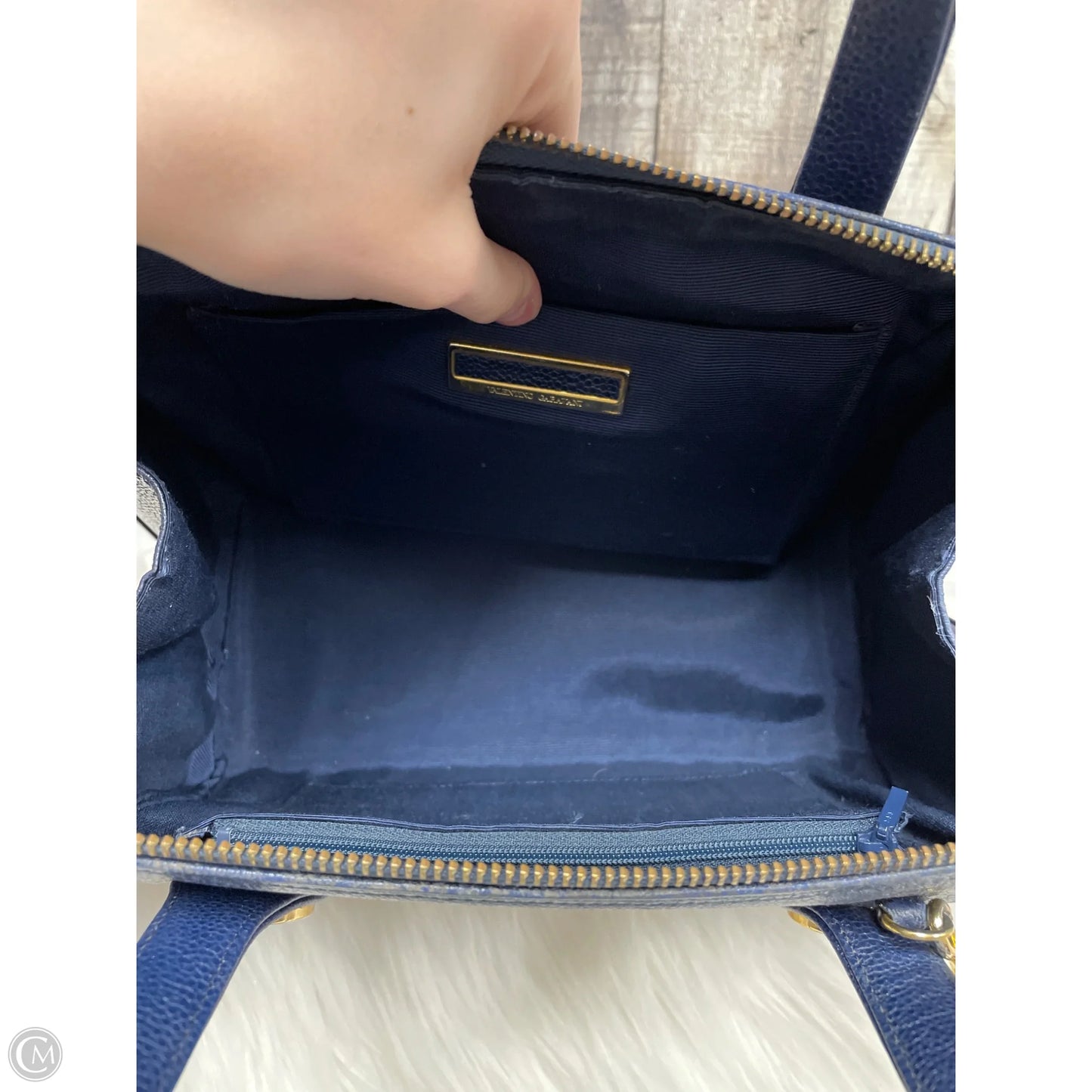 Handbag Luxury Designer By Valentino-garavani, Size: Medium