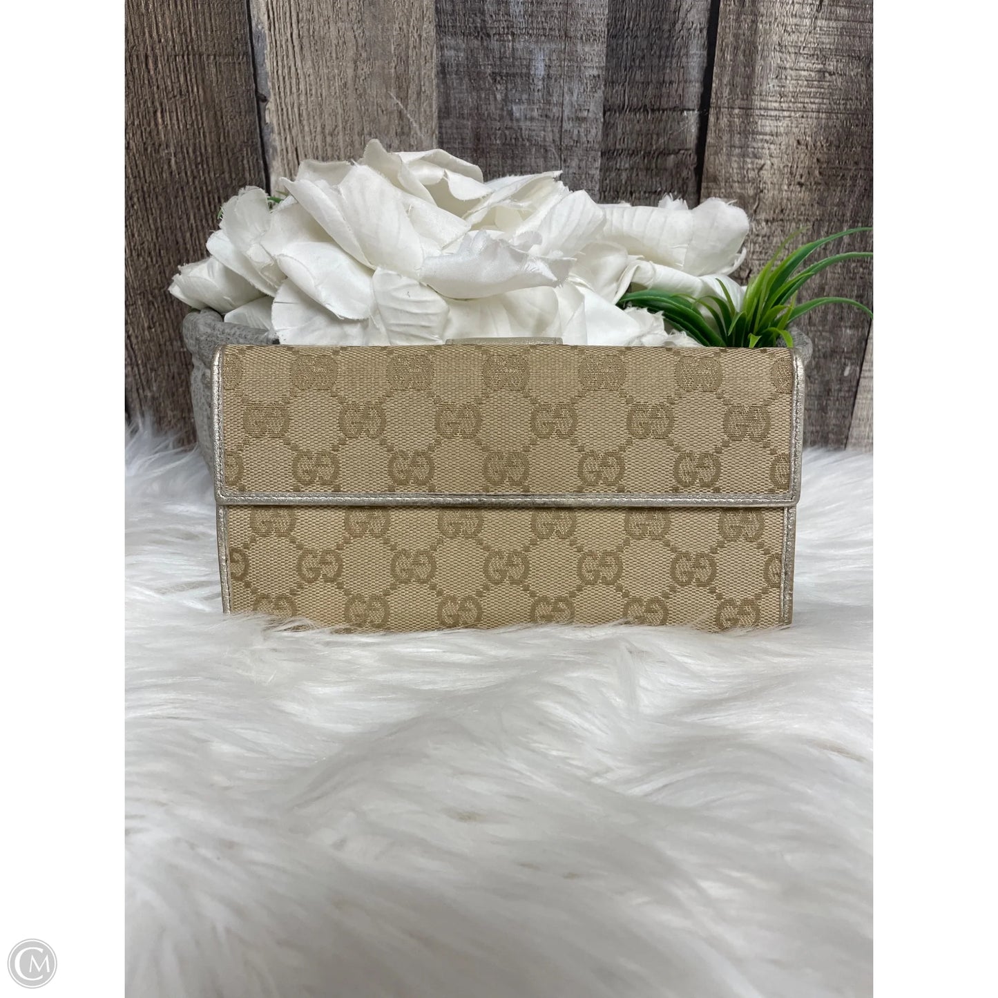 Wallet Luxury Designer By Gucci, Size: Medium