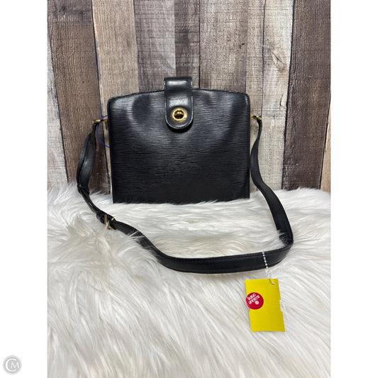Crossbody Luxury Designer By Louis Vuitton, Size: Medium
