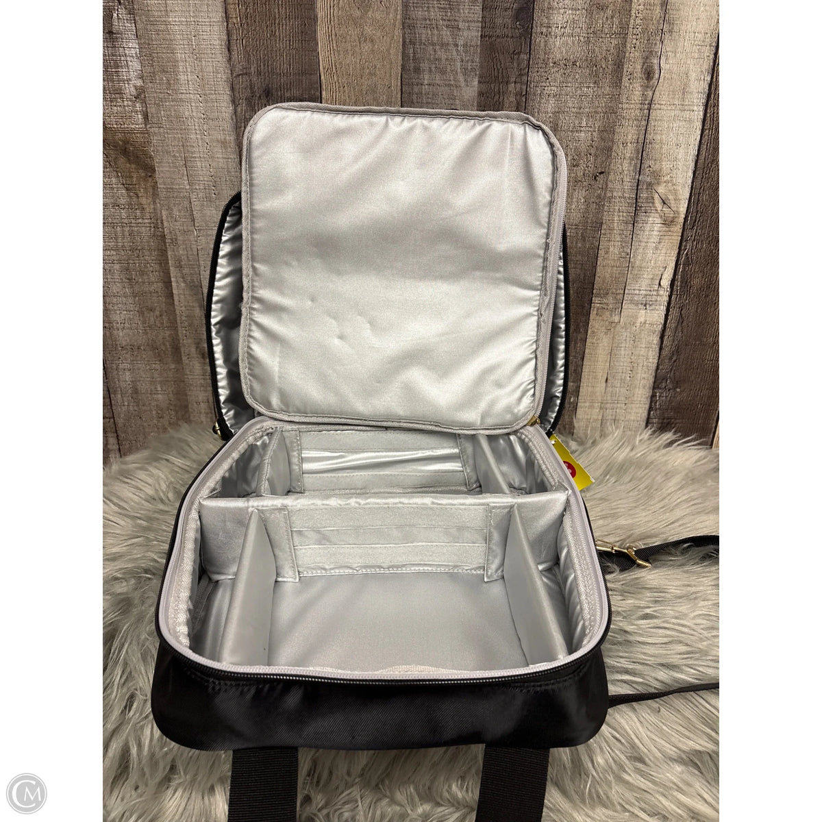 Luggage By Clothes Mentor, Size: Medium