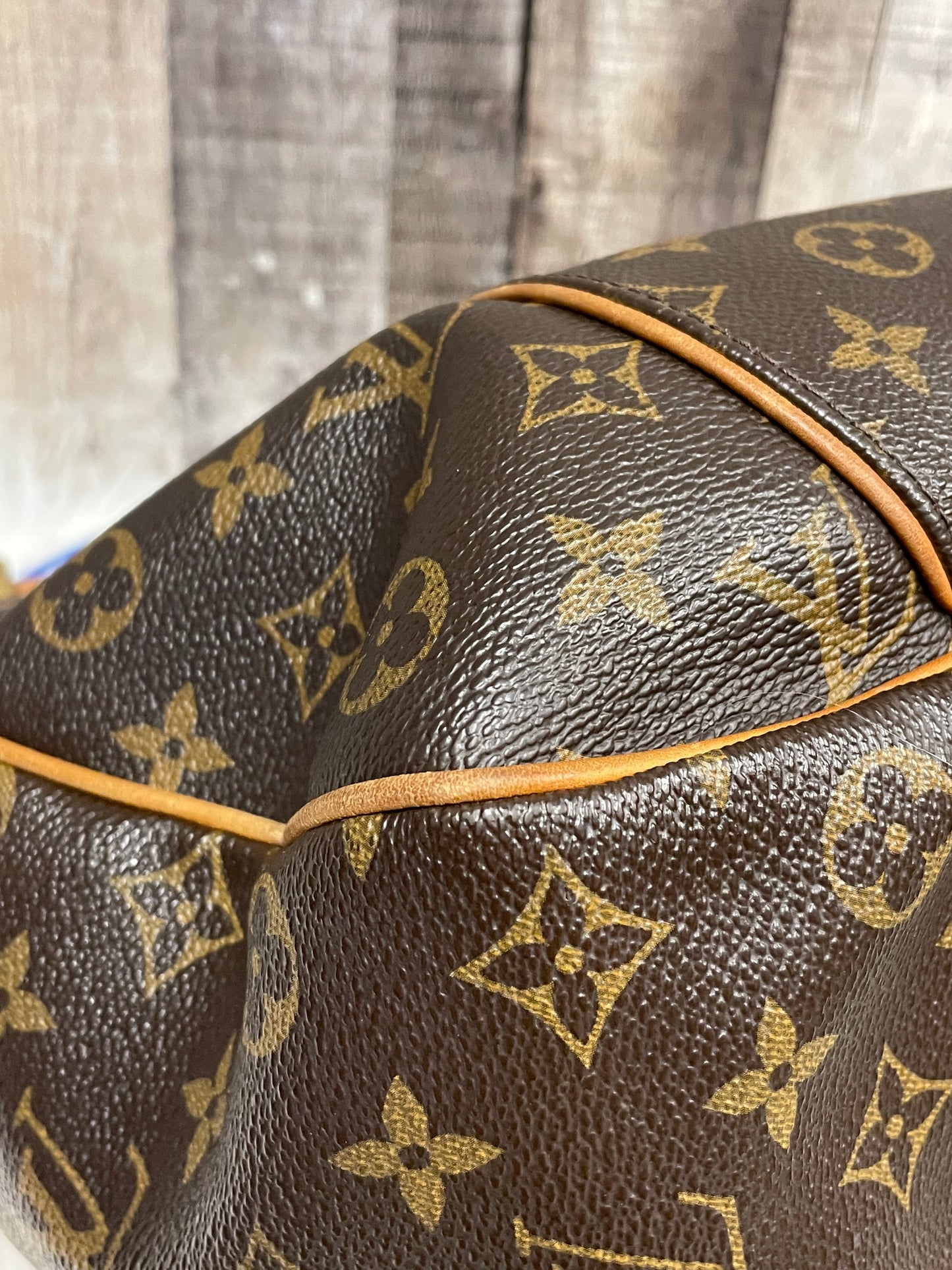 Handbag Luxury Designer By Louis Vuitton, Size: Large