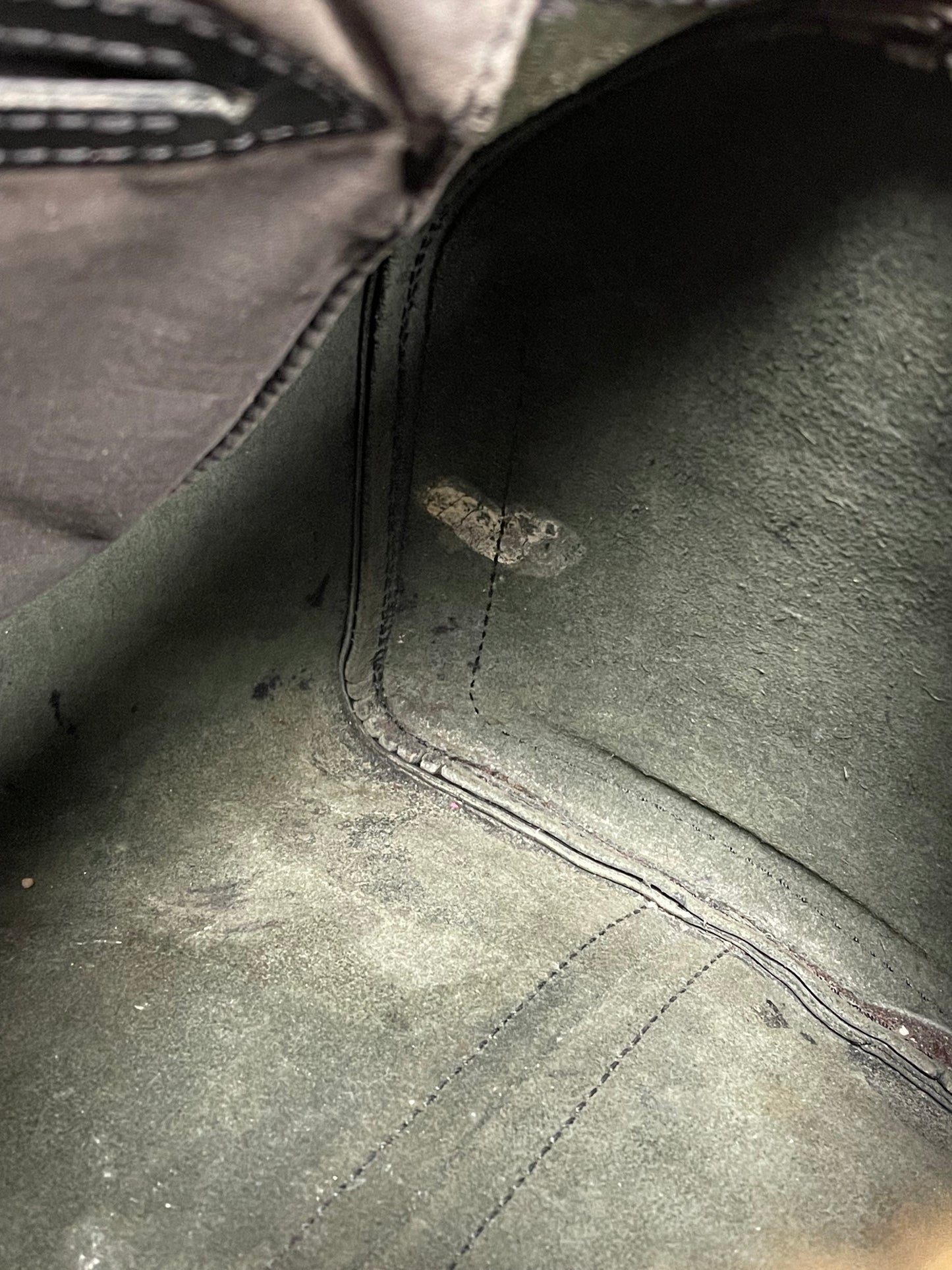 Handbag Luxury Designer By Louis Vuitton, Size: Medium