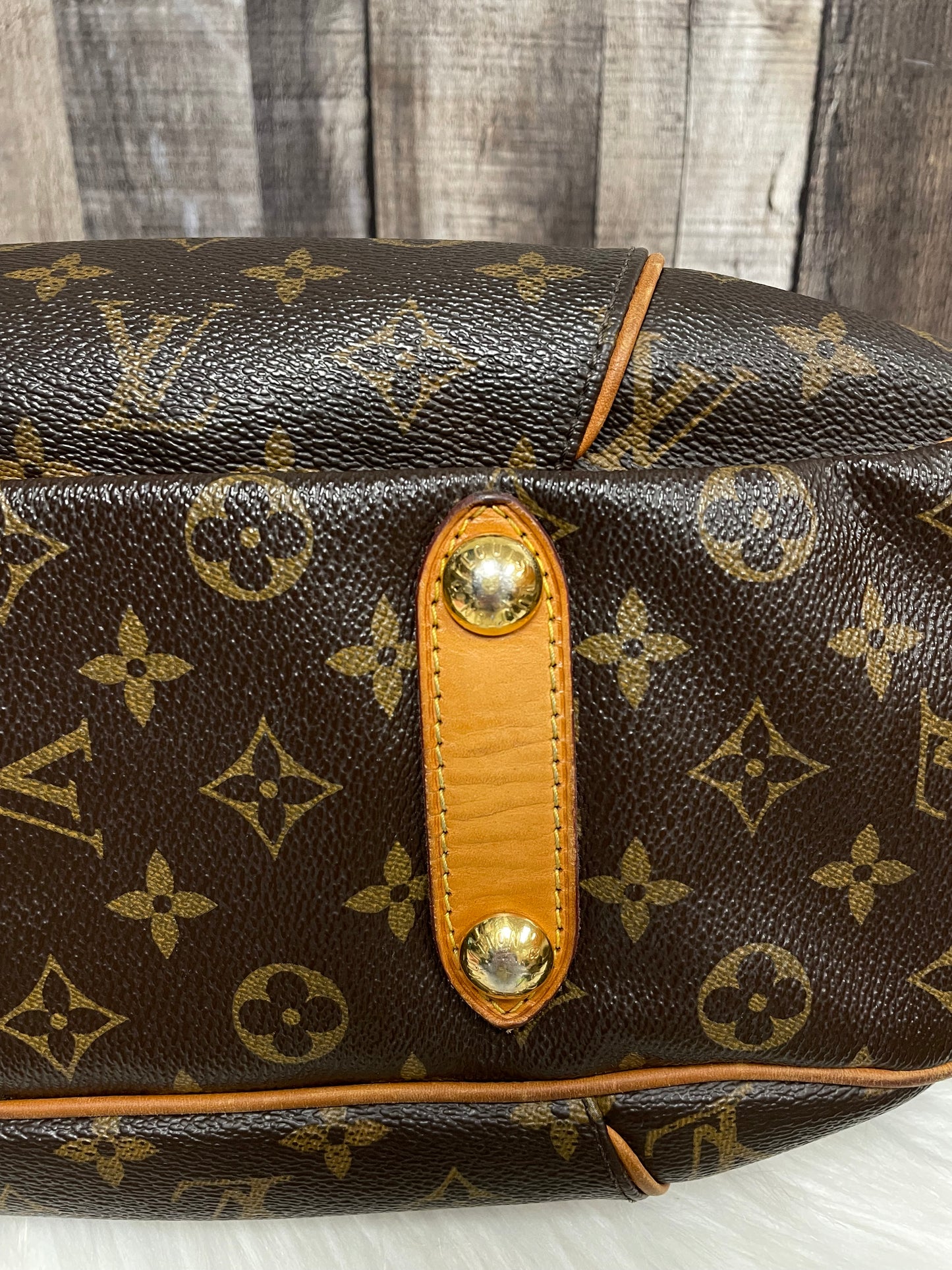 Handbag Luxury Designer By Louis Vuitton, Size: Large