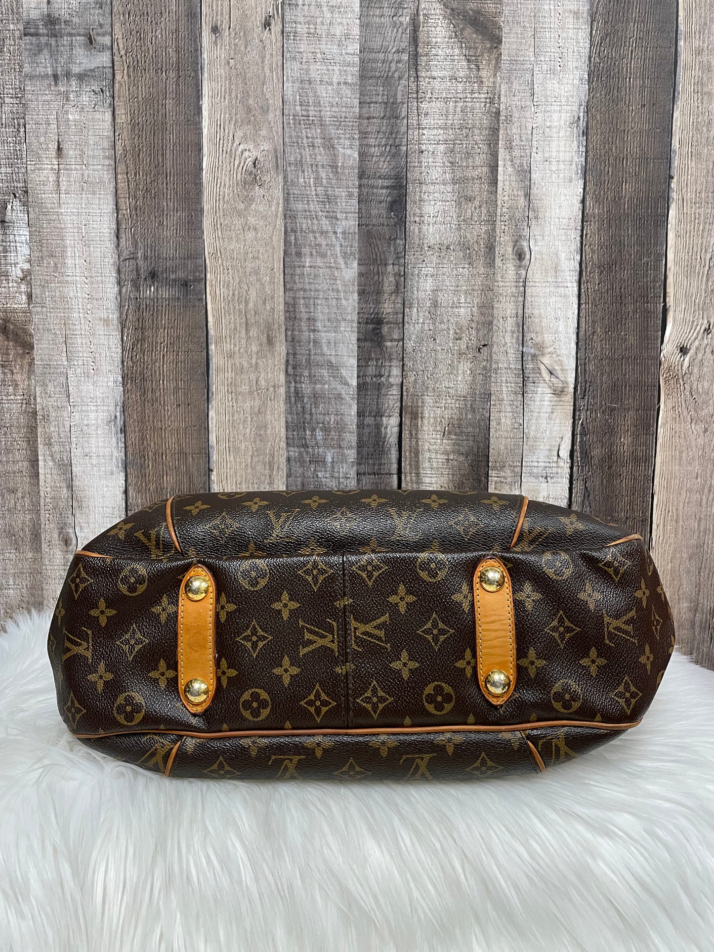 Handbag Luxury Designer By Louis Vuitton, Size: Large