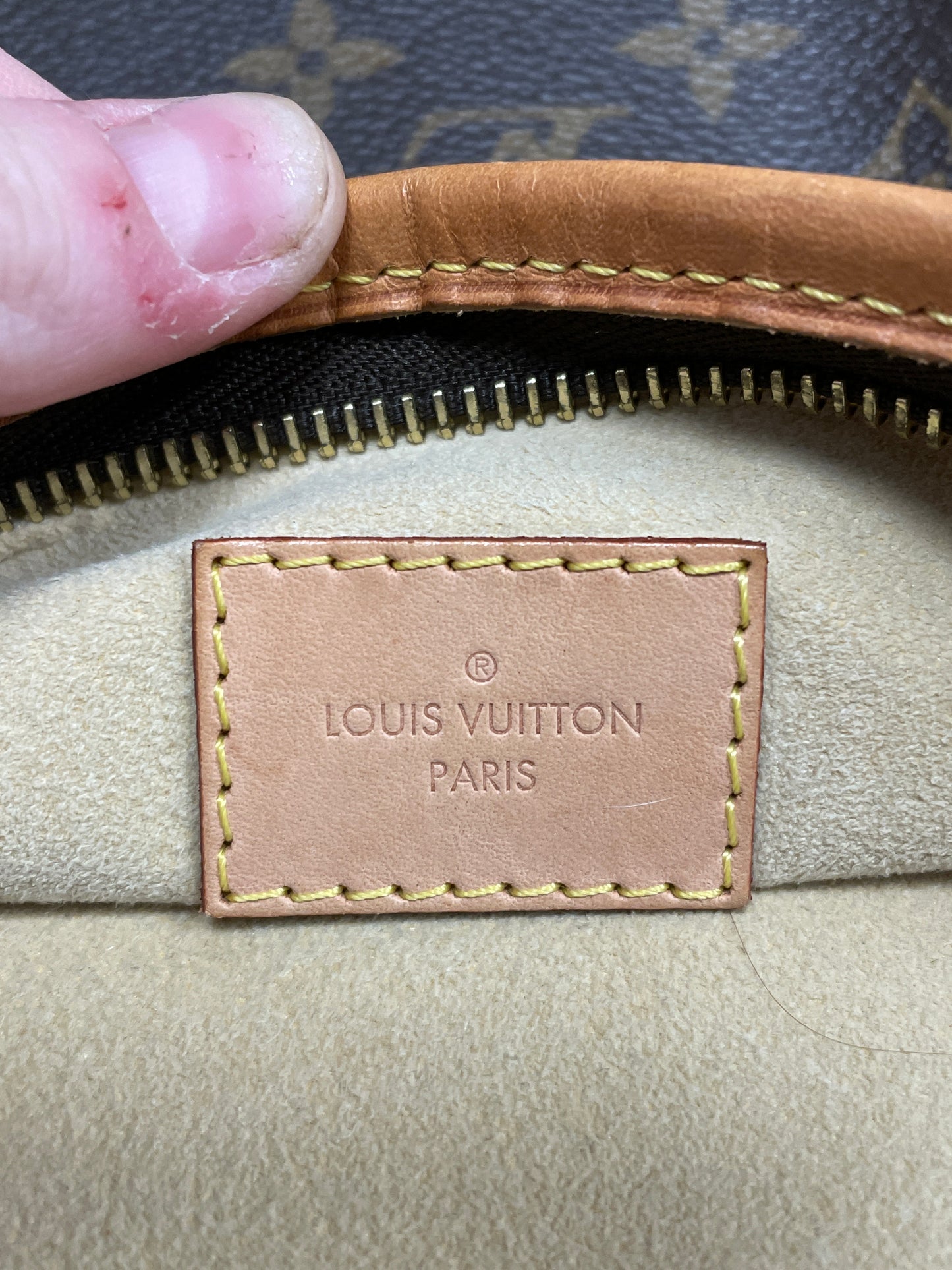 Handbag Luxury Designer By Louis Vuitton, Size: Large