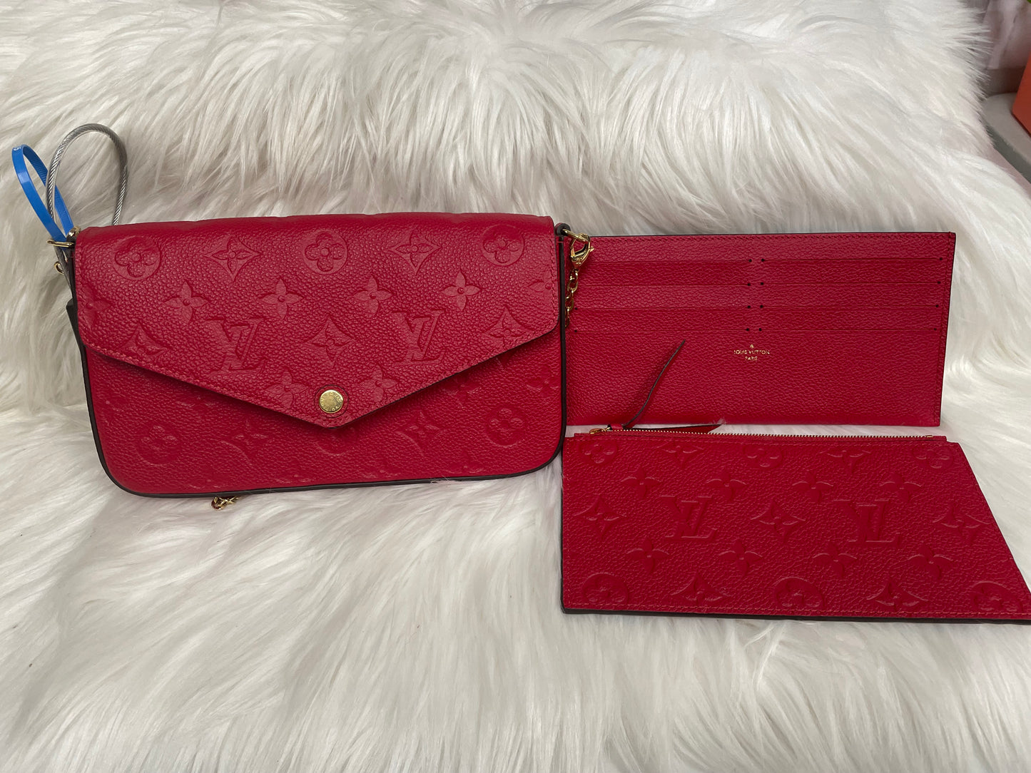 Crossbody Luxury Designer By Louis Vuitton, Size: Small
