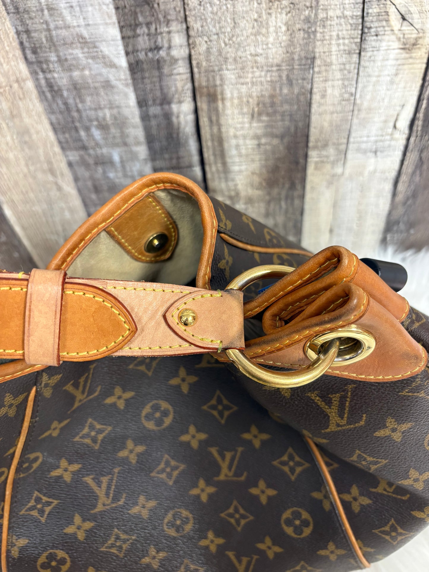 Handbag Luxury Designer By Louis Vuitton, Size: Large