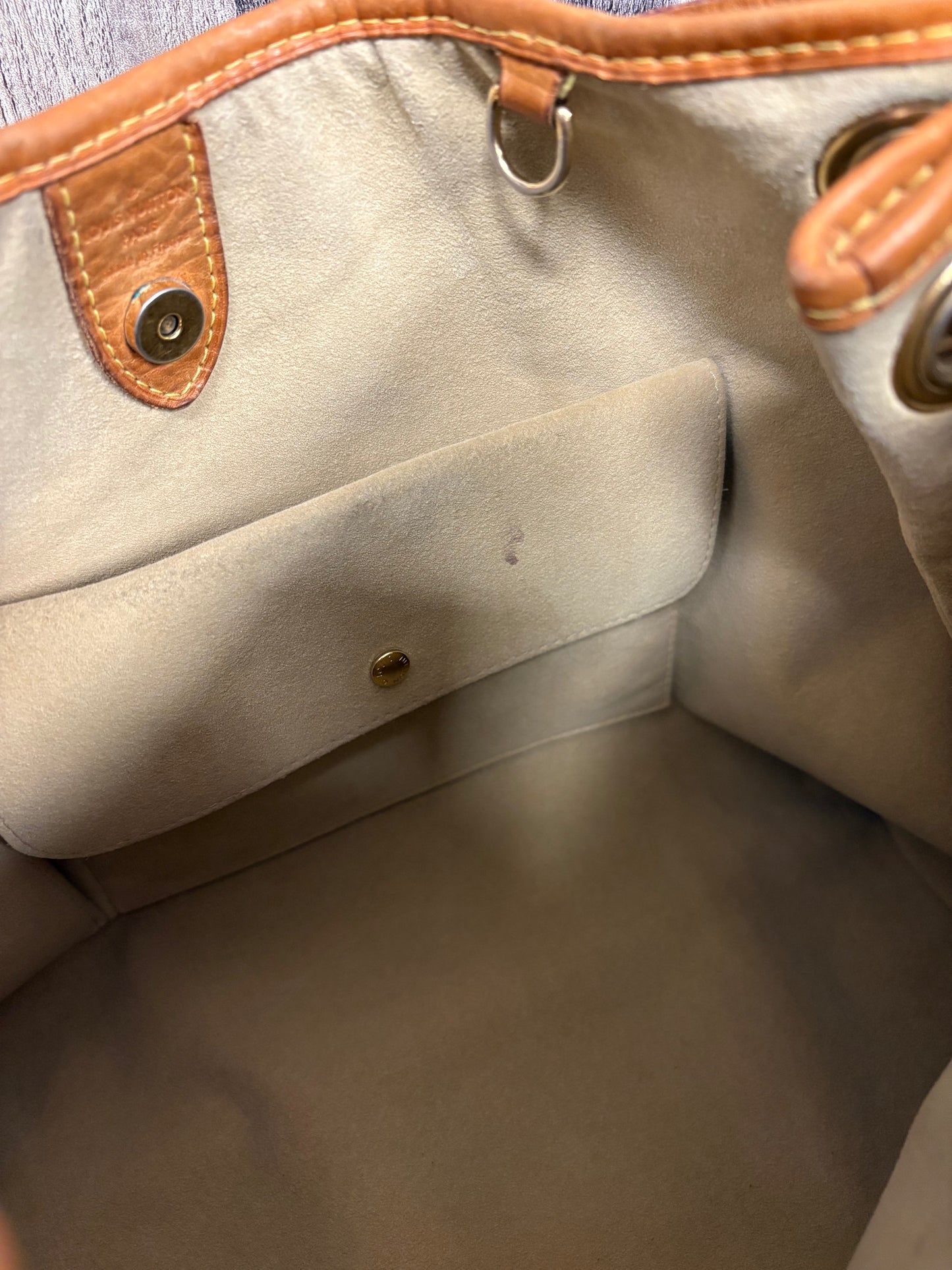 Handbag Luxury Designer By Louis Vuitton, Size: Large