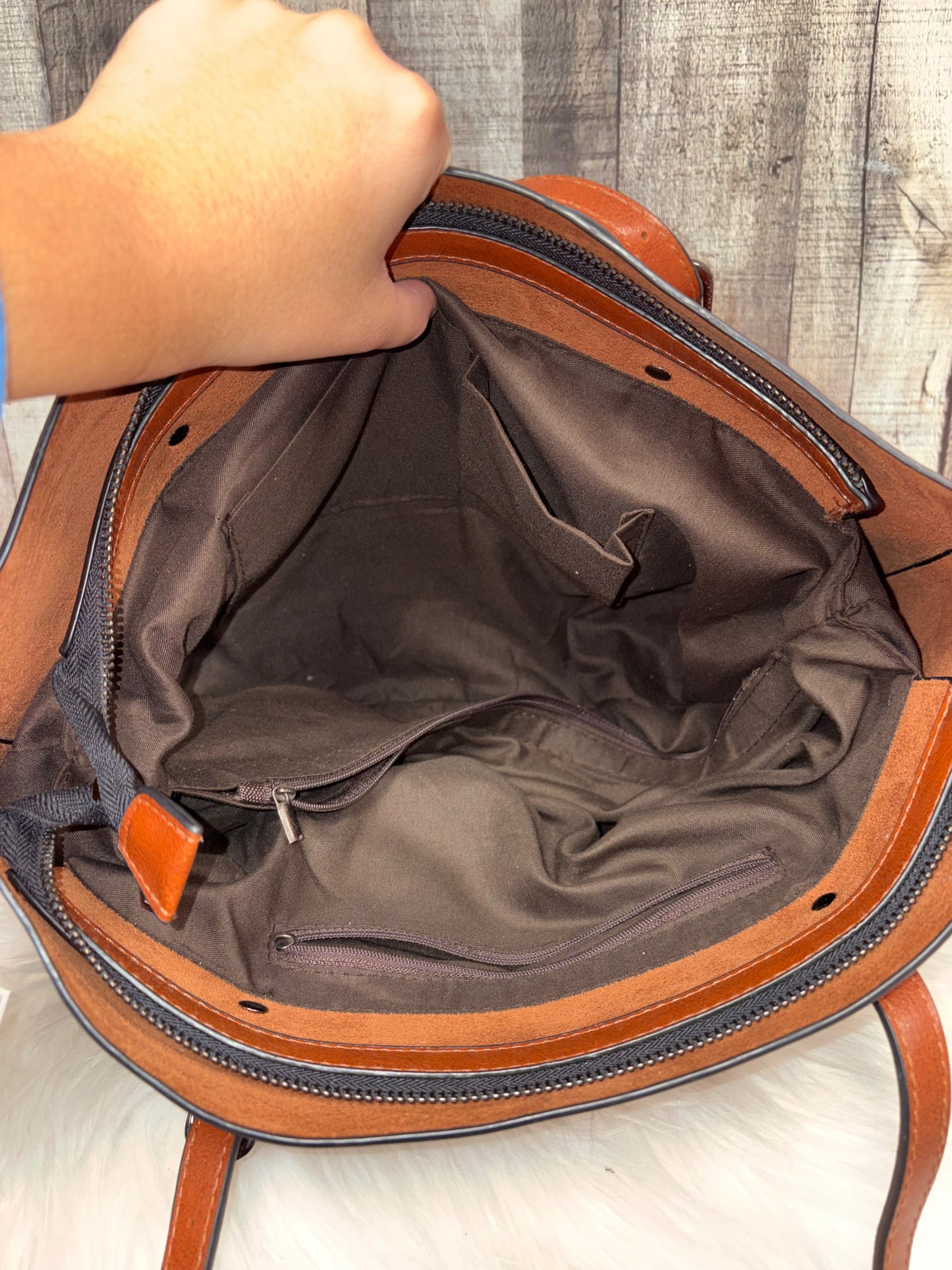 Tote Leather By Cmf, Size: Medium