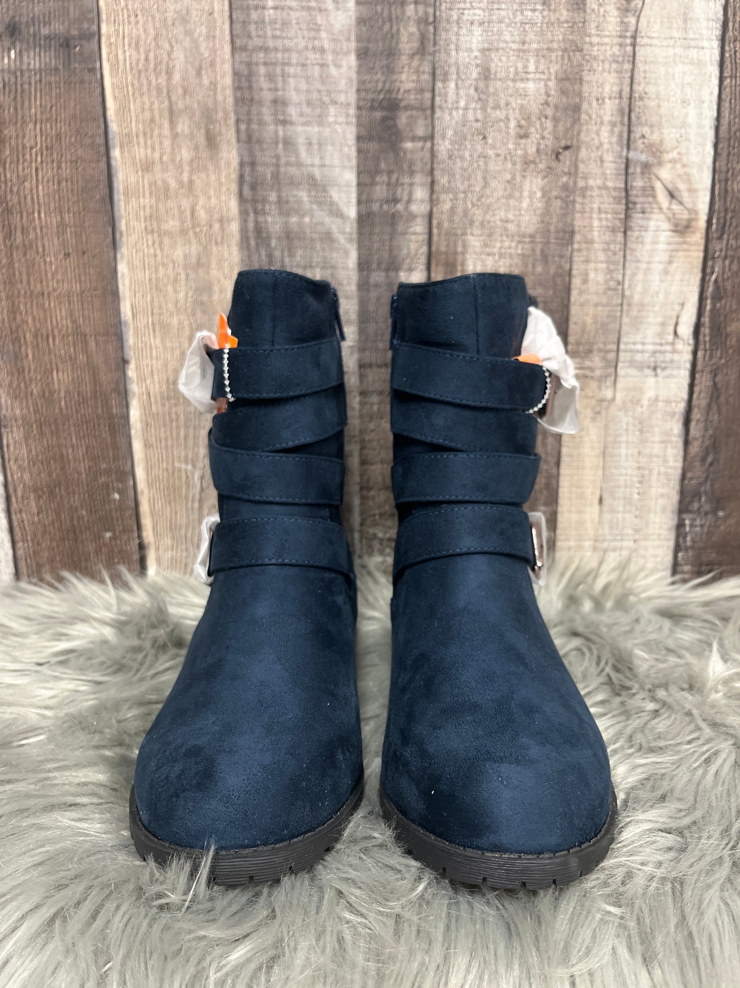 Boots Ankle Flats By Comfortview  Size: 7.5