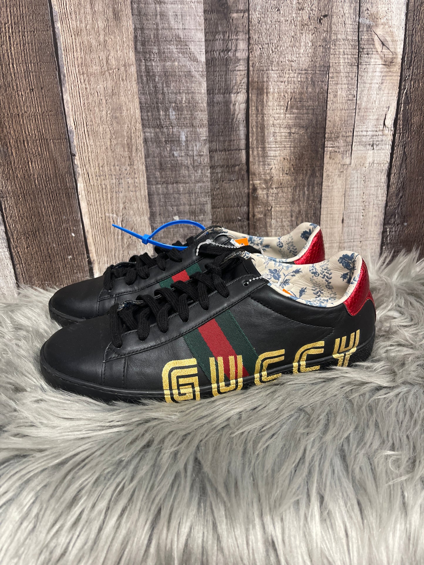 Shoes Luxury Designer By Gucci  Size: 9.5