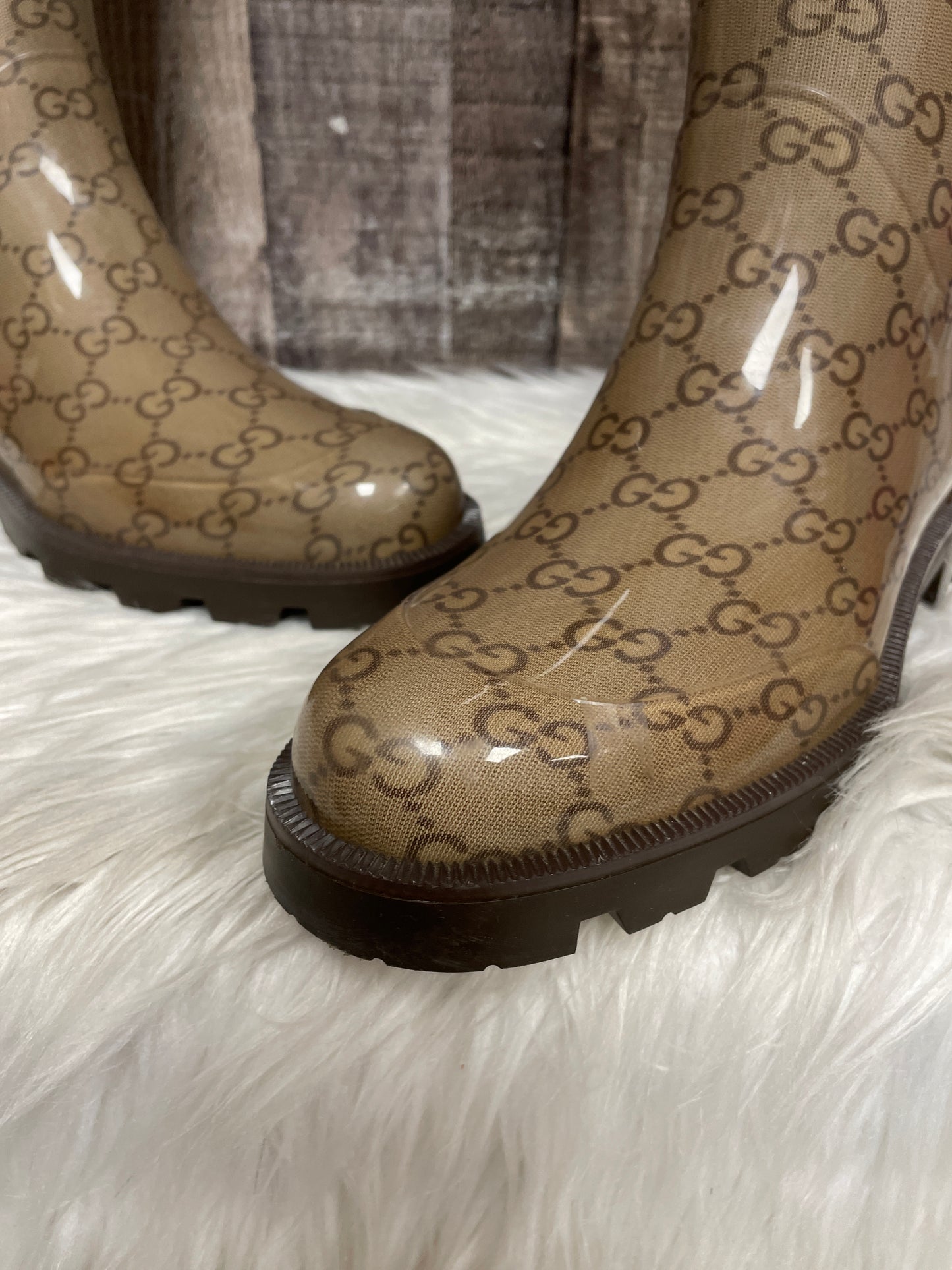 Boots Luxury Designer By Gucci  Size: 6
