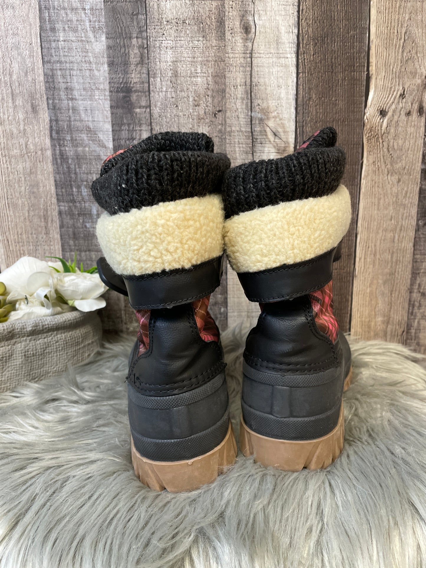 Boots Snow By Cme  Size: 9