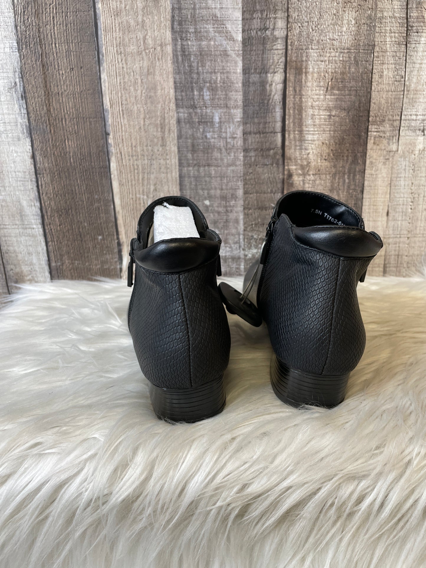 Boots Ankle Heels By Cme  Size: 7.5