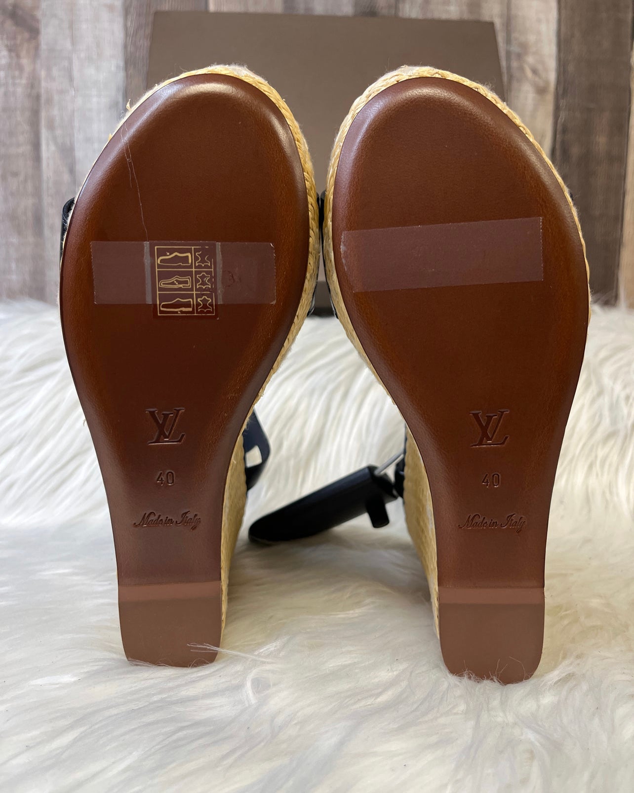 Shoes Luxury Designer By Louis Vuitton  Size: 10